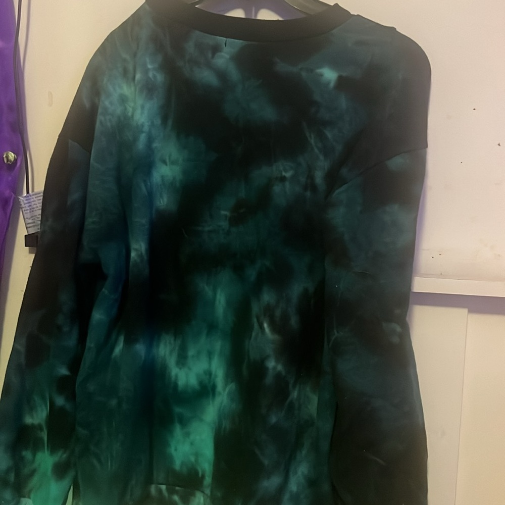 Sweatshirt - Picture 2 of 2